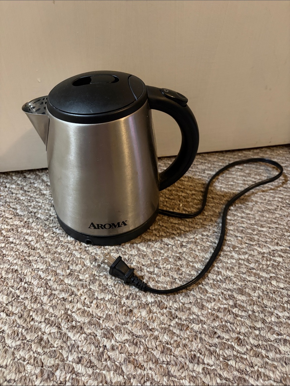 Aroma Home Stainless Steel Electric Kettle in Silver and Black